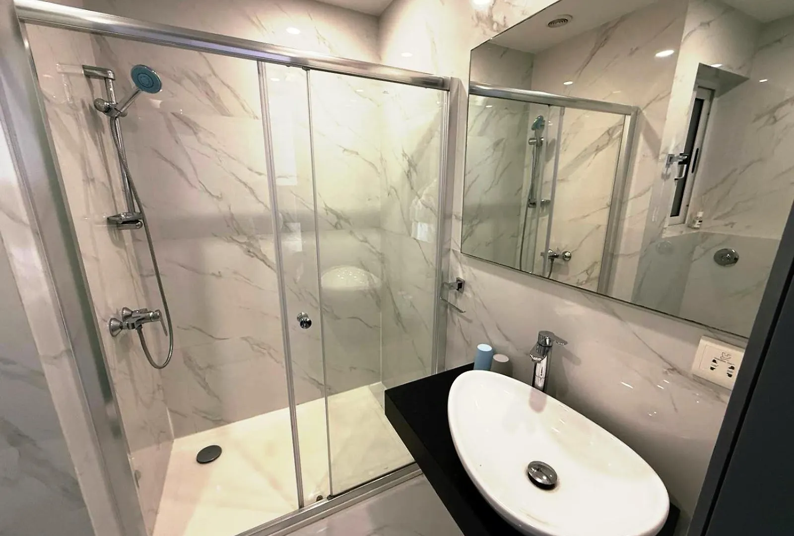The Urban Suites Gzira Guest house