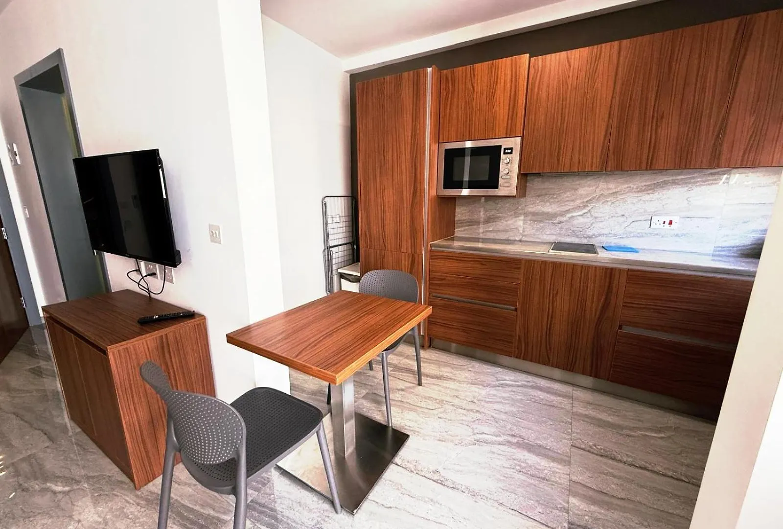 The Urban Suites Gzira 0*,  Malta