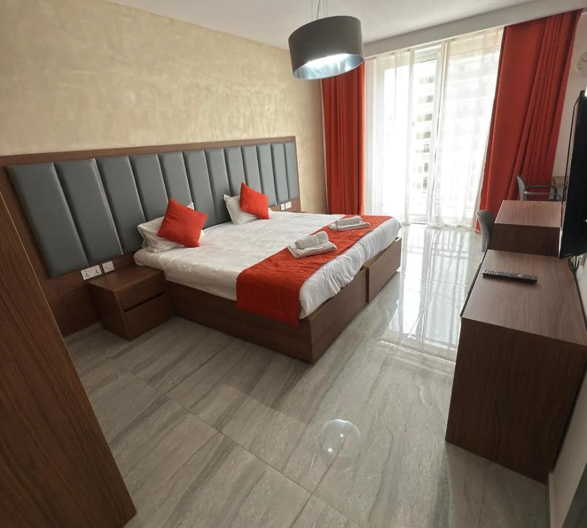 The Urban Suites Gzira 0*,  Malta