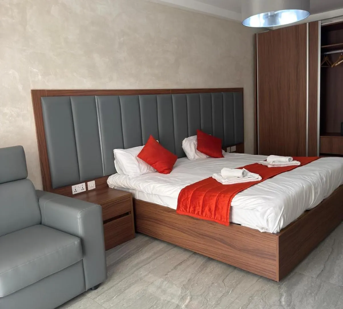 Guest house The Urban Suites Gzira