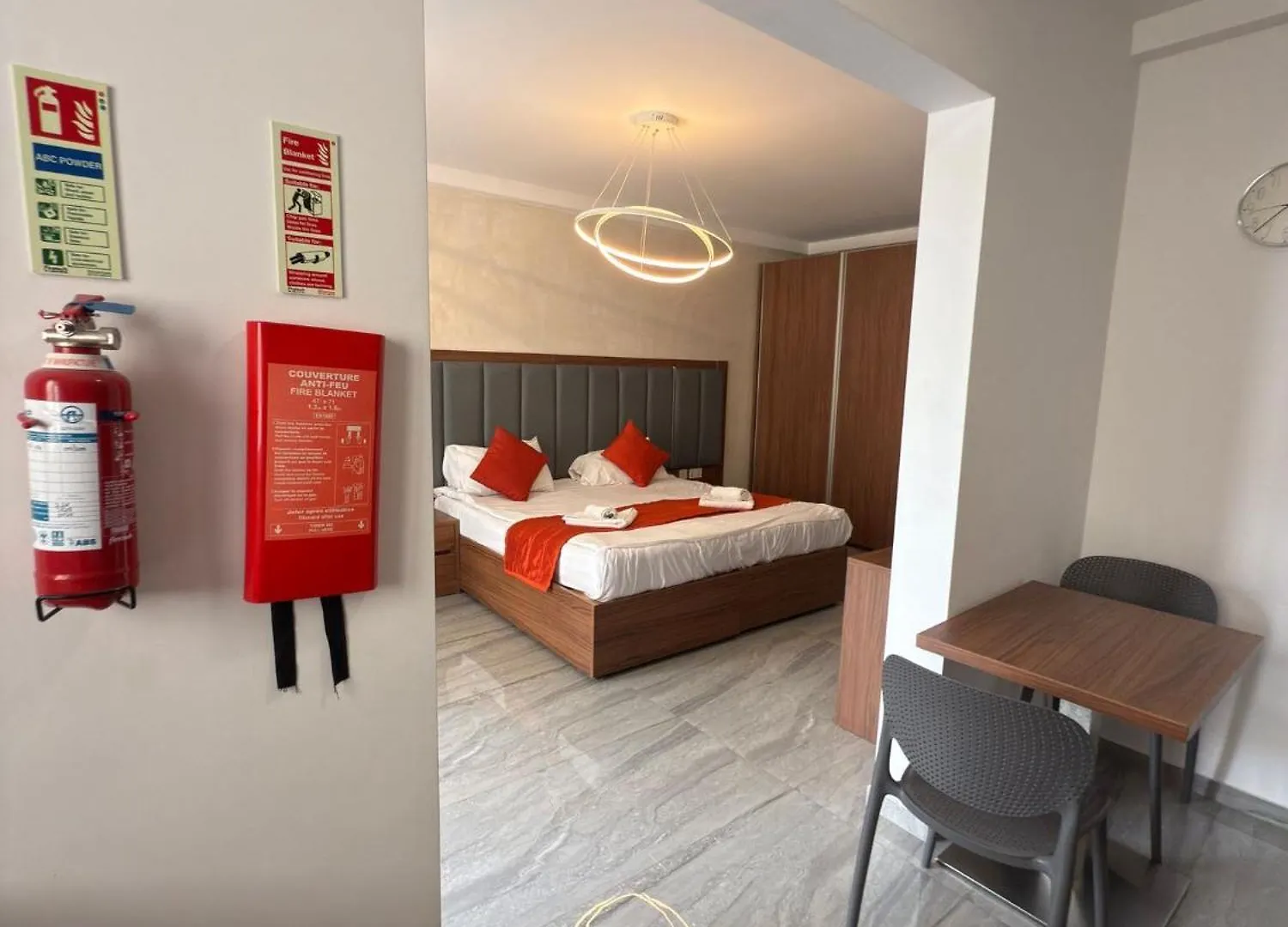 The Urban Suites Gzira 0*,  Malta