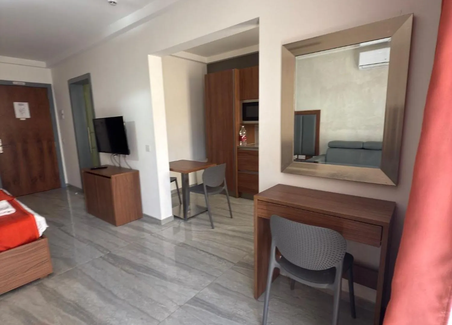 The Urban Suites Gzira 0*,  Malta