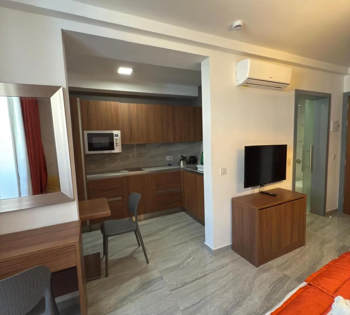 The Urban Suites Gzira 0*,  Malta