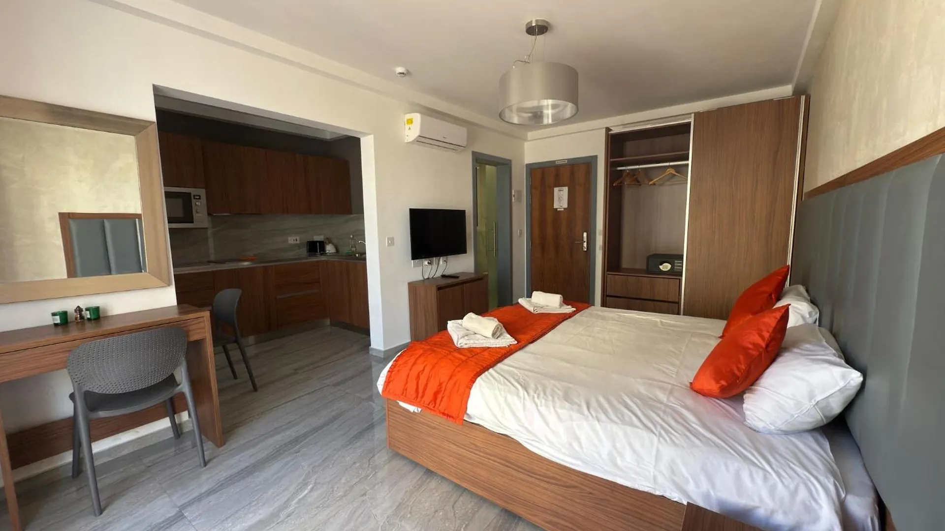 The Urban Suites Gzira 0*,  Malta