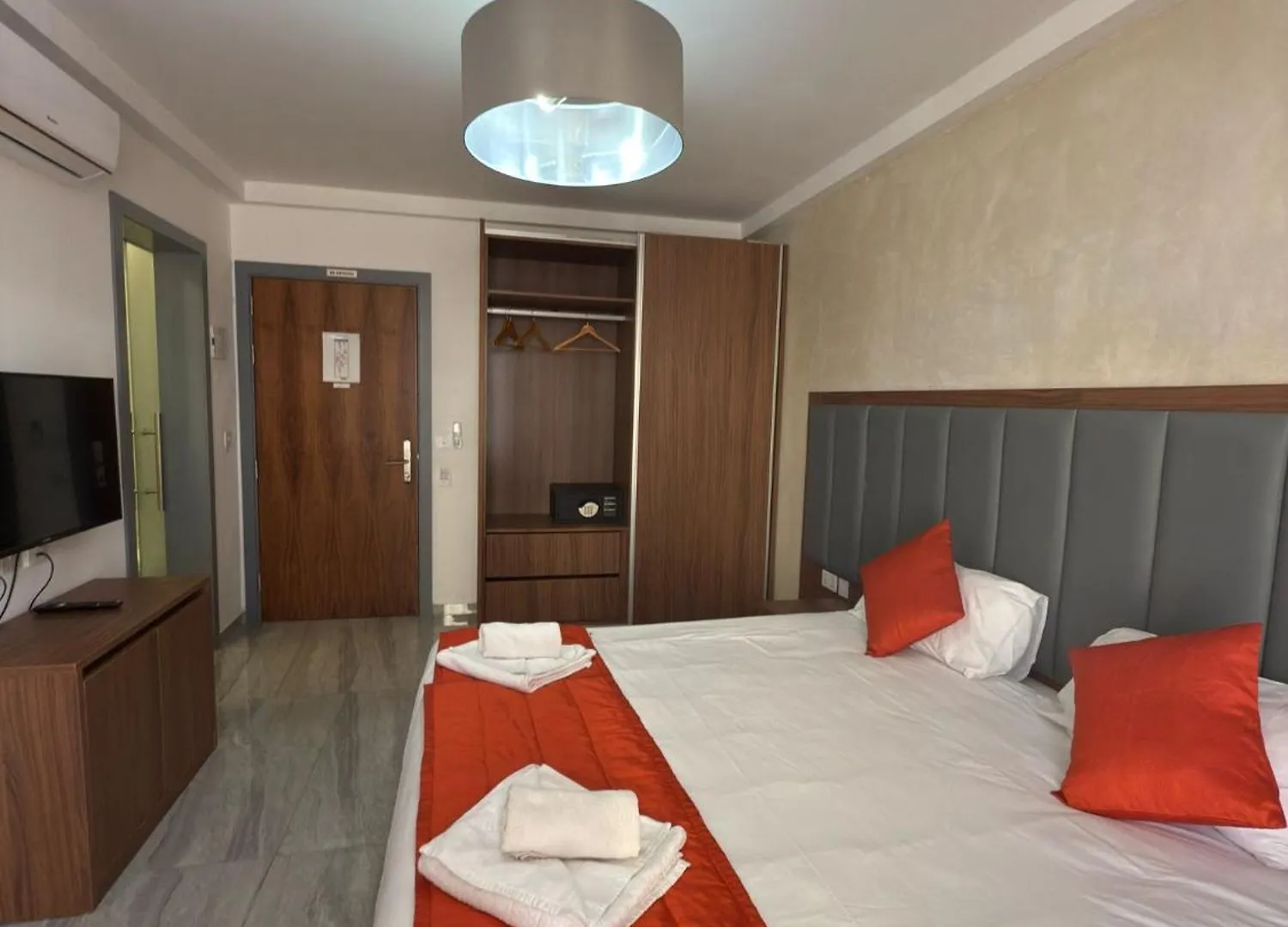 The Urban Suites Gzira 0*,  Malta